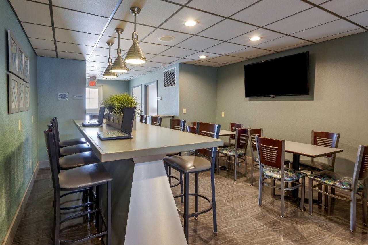 Best Western Plus Woodstock Inn & Suites Exteriér fotografie