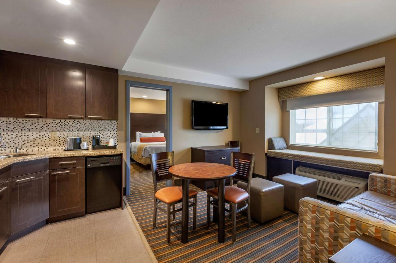 Best Western Plus Woodstock Inn & Suites Exteriér fotografie