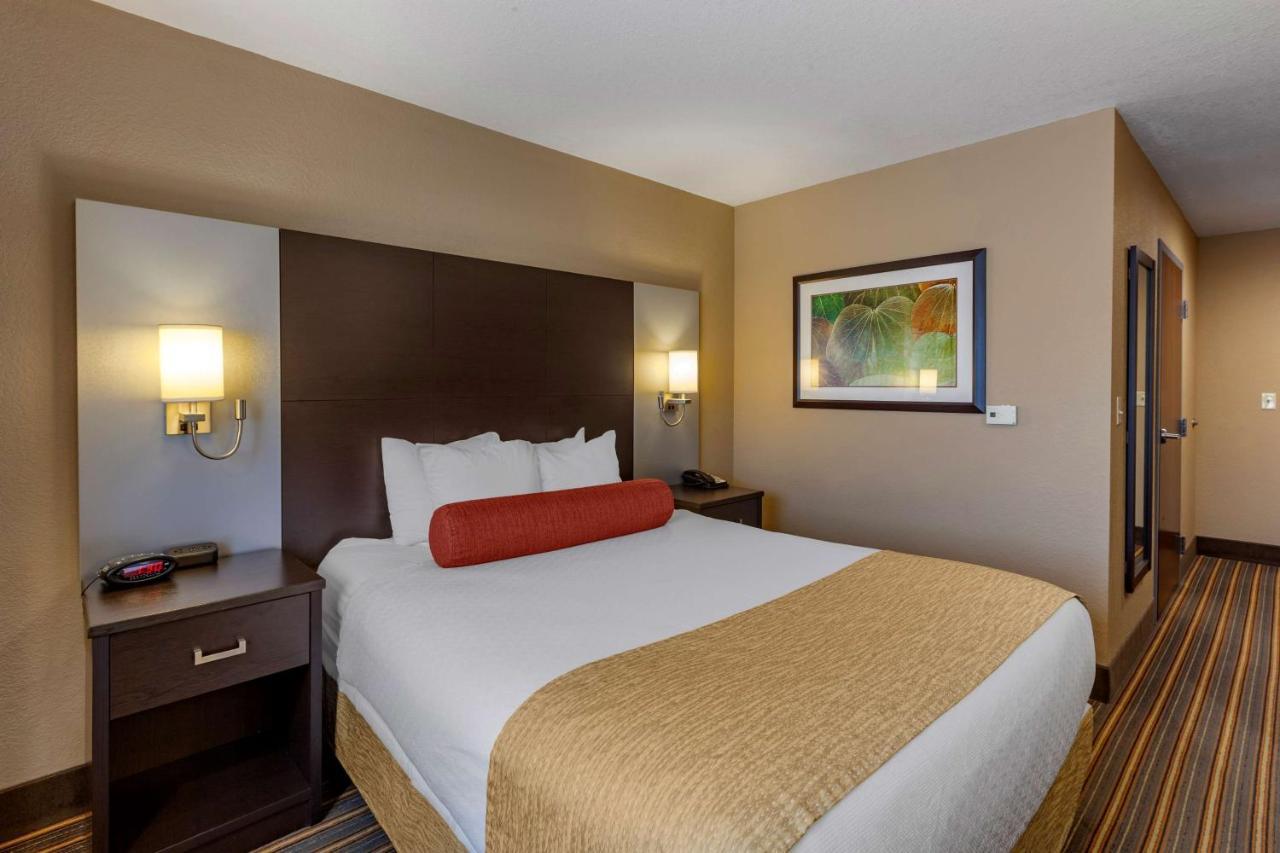 Best Western Plus Woodstock Inn & Suites Exteriér fotografie