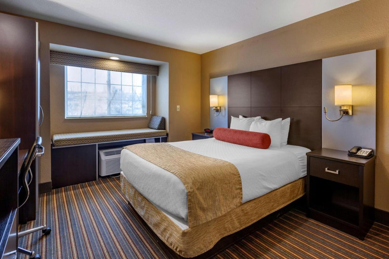 Best Western Plus Woodstock Inn & Suites Exteriér fotografie